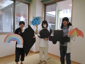 まずはシルエットゲームをします。