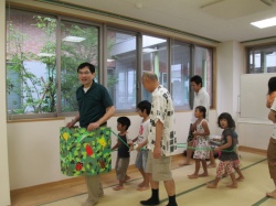  電車に乗って、 かえる池にしゅっぱーつ！！