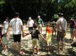 みんな、輪になって！ パパ講座を始めるよ！