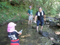 パパに向けてぴゅっ！ぴゅっ！