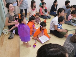 かわいい魔女さんも たにっこりんに遊びに来ていました。