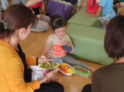 たくさん、お買いものしたよ。 これは、私のスマホ！