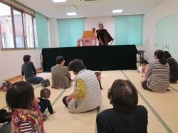 大きな魔女に、みんなびっくり！