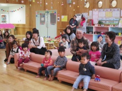 みんな、一生懸命聞いてます。