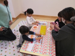 何色で描こうかな。