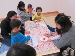 アンパンマンのお顔を描くよ。