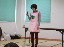 「おおきなかぶ」のエプロンシアター うんとこしょ。どっこいしょ。