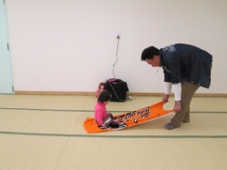 バスタオルに乗って、シュー!! 