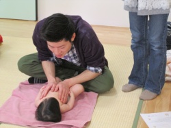 今からマッサージを始めるよ。