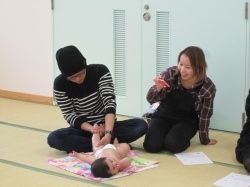 ♪赤ちゃんのあんよのマッサージ