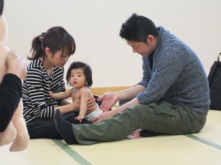 お尻もやさしくなでなで。