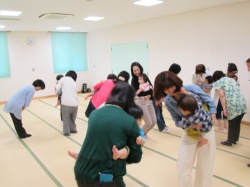 ♪お茶を飲みに来てください。 　はい、こんにちは♪