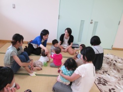 おっぱいのこと、ご飯のこと・・・。 話題は尽きません。