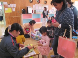 魚釣りコーナー。 釣り竿をどうぞ。