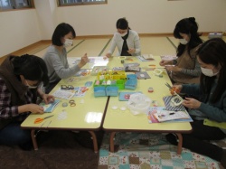 どんな模様にしようかな。 このポーチを使う日が楽しみ♡