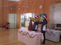 「1、2、サンタ！」 魔法の呪文を唱えると･･･