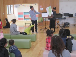 『やさいさん』 ずっぼおーん　だいこんさん。