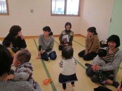 ママたちのおしゃべり会。