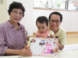 写真も貼って すてきなホワイトボードができました。