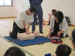 ＡＥＤの使い方も勉強しました。