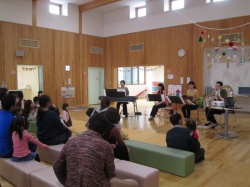 今日は4人で演奏します！