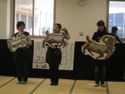 ボランティアグループ「がらがらどん」の お話が始まります。