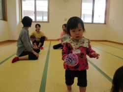 “ボールをどうぞ”