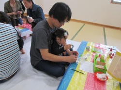 パパ、 テープはこっちの方がかわいいよ♡