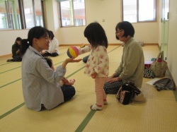 紙風船。 ぽんぽんぽん。