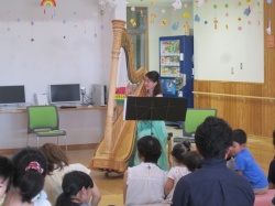 ハープの優しい音色で ゆったりとした気分になりました。