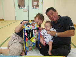 ママとおじいちゃんと一緒に にこにこ笑顔で♡