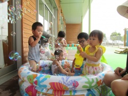 シャボン玉、プーっ!!