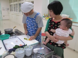 かぼちゃの堅い皮は しっかりむきます。