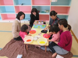 ママたちものんびりおしゃべりを楽しみました。