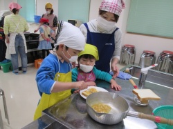 食パンにぬったら出来上がり。