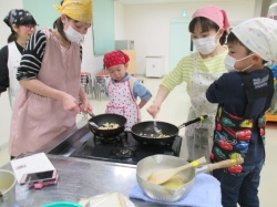 アーモンドも入れて、よーく混ぜて