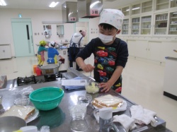 次は、じゃこトースト。 チーズとマヨネーズをよく混ぜて。