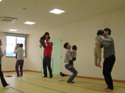 そーれ！たかい、たかーい。 重くなったな･･･。