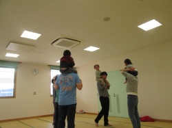 パパの肩車。 わー、高いなぁ。