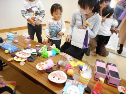 どのおもちゃにしようかな？！