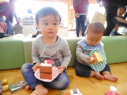 兄弟でケーキを買ったよ！