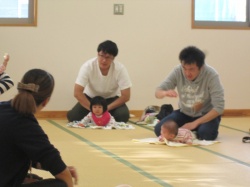 今度はうつぶせになってみよう！