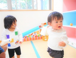 首から外して遊ぶんだ～！