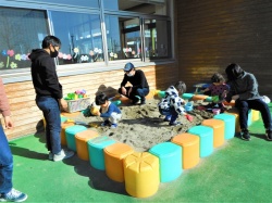 シャボン玉と後は、砂遊びをしよう！