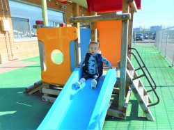 滑り台だーいすき！ 何度も何度も滑ったよ！！