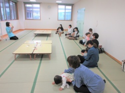 「どんぐりコロちゃん」の絵本がはじまるよ！