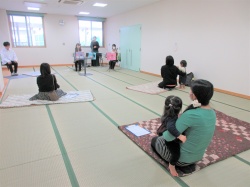 どんな音楽が始まるのかな～ワクワク！！