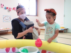 やったー♡赤いヨーヨー取れたよ！